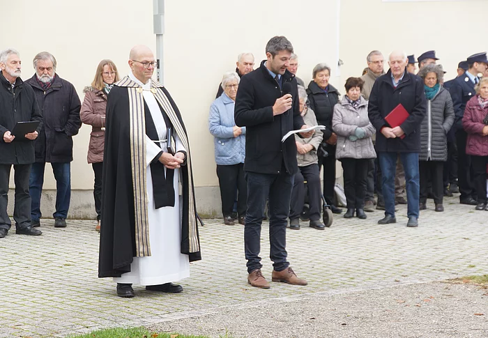 Bürgermeister Dr. Sebastian Sparwasser bei der Ansprache zum Volkstrauertag 2022