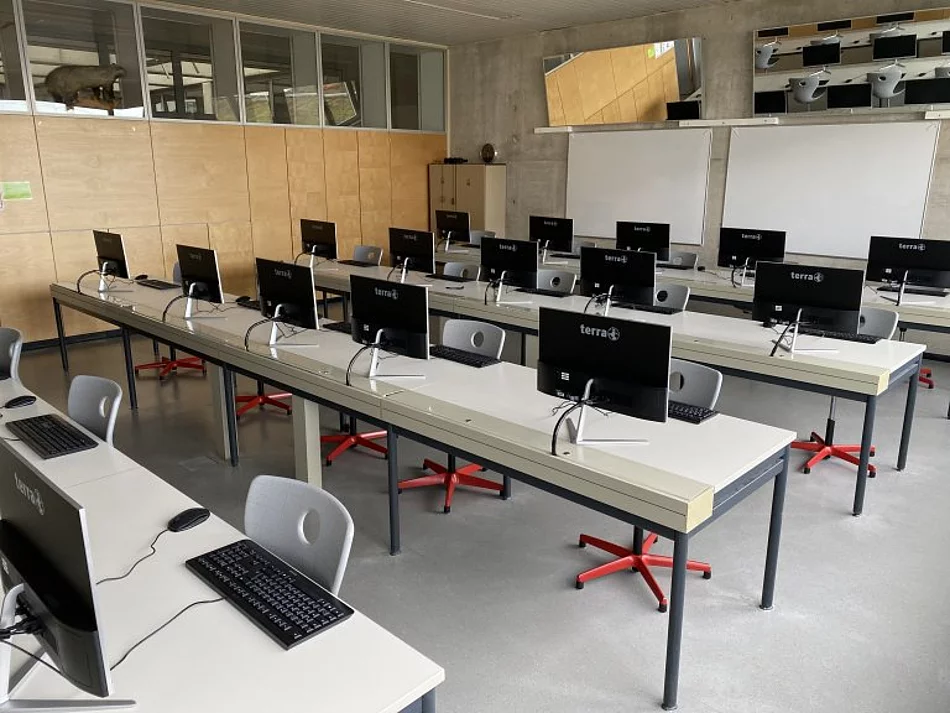 Klassenzimmer in der Hermann-Köhl-Schule